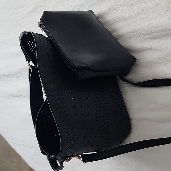 Black crossbody bucket bag with top handle - Picture 2 of 6